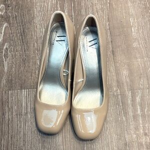 Worthington Beige Patent Round-Toe Heels